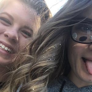 Meet your Posher, Chloe